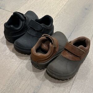 Kids CROCS Kids Black & Brown leather All Terrain Axle Duck Islander Bundle